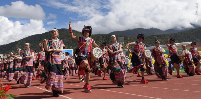 節(jié)慶演藝民族服飾